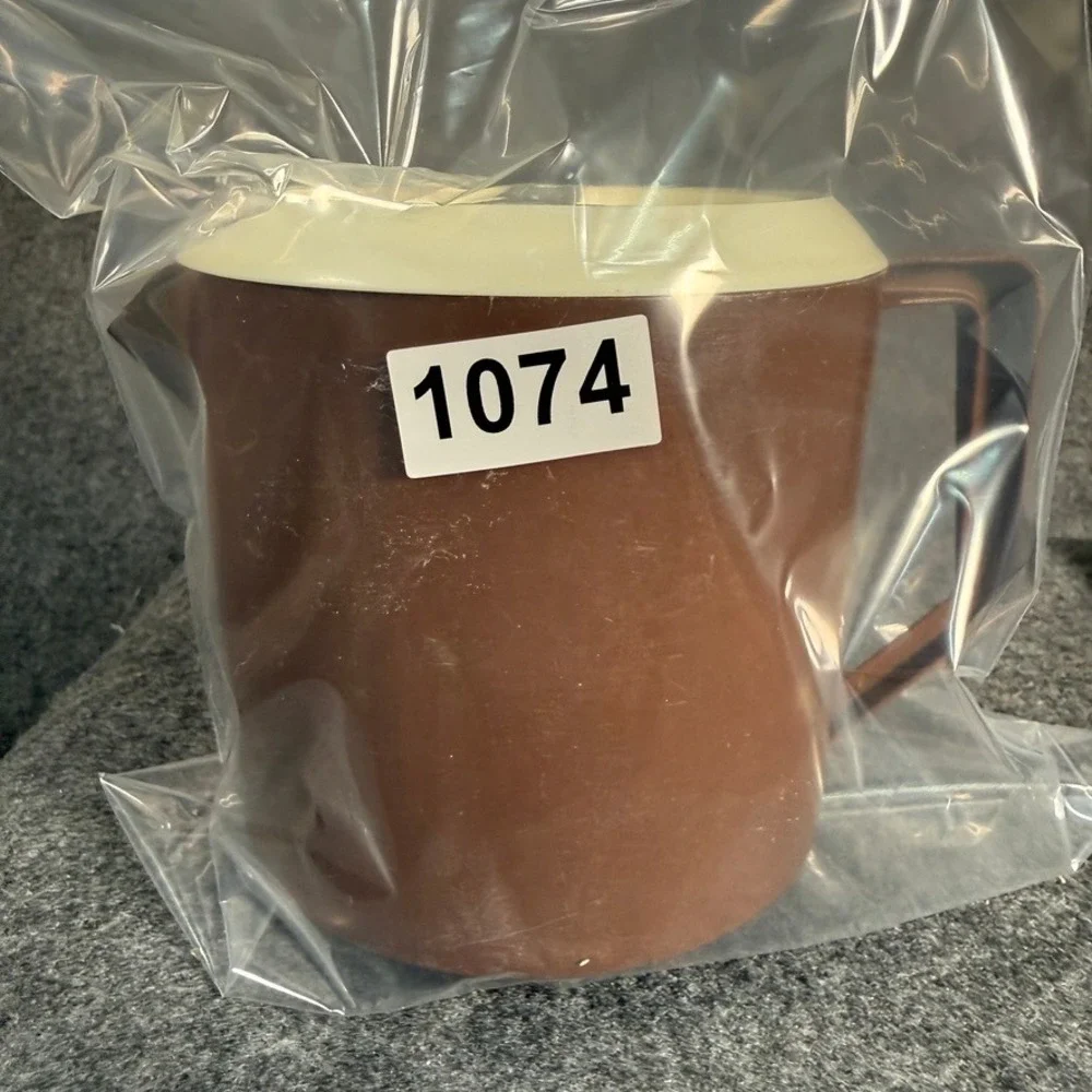 Vintage Rubbermaid Brown Pitcher 1.5‎ Quart 1420ml with Lid 2745 Retro Kitchen